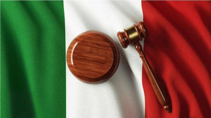 solcitud de la ciudadanía italiana por juiico por falta de turnos en Italia 